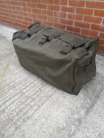 side view of dutch army blanket bag